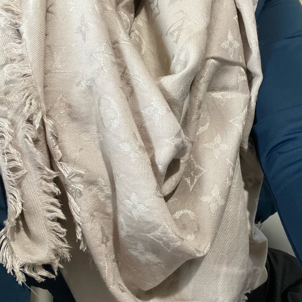 Authentic Louis Vuitton Monogram Shawl
